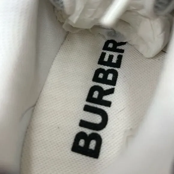 Men’s Burberry logo print trainer sneakers size 8, made in Italy